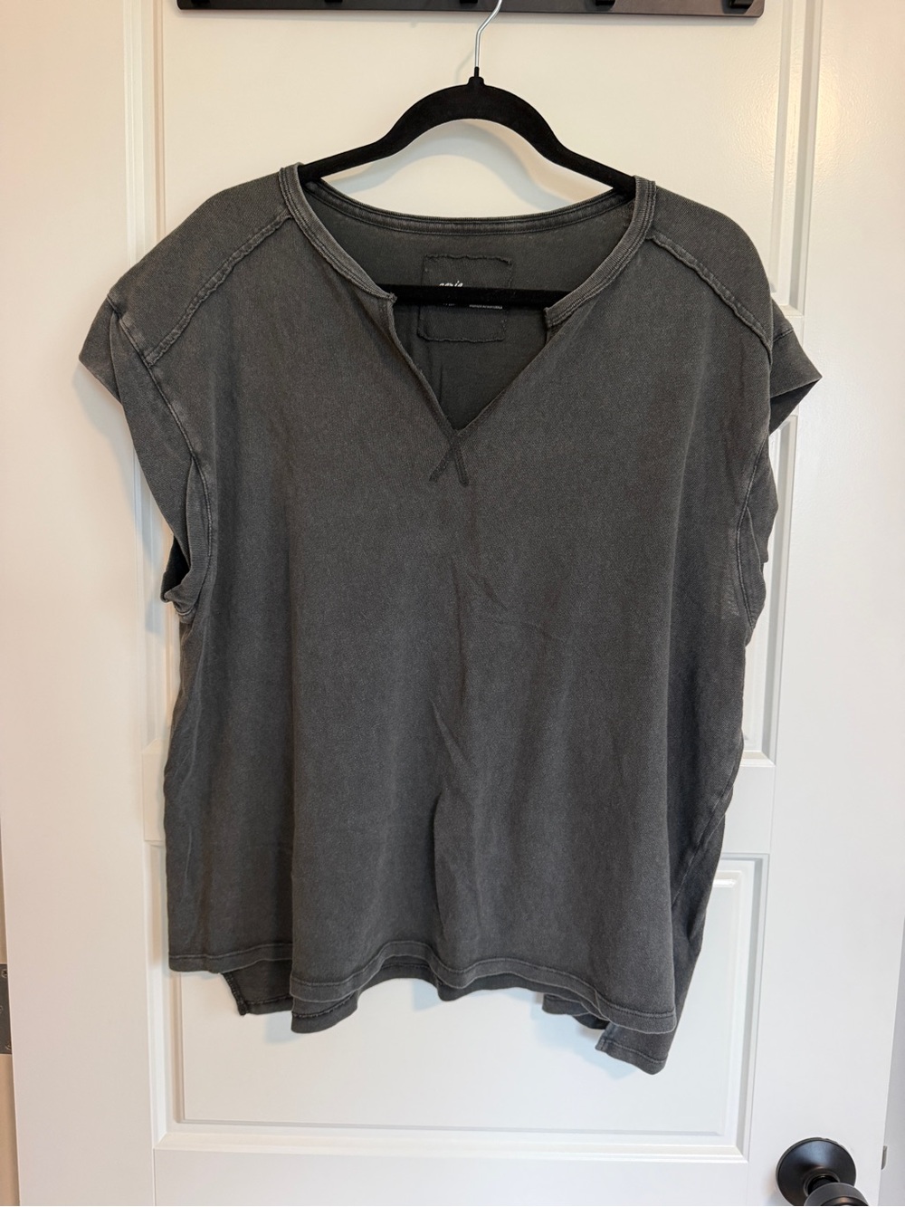aerie Short Sleeve V-Neck Gray Size Medium
